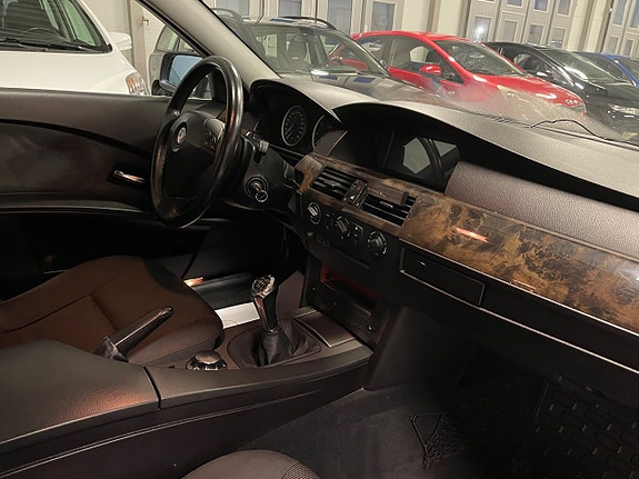 BMW 520i 14 of 21