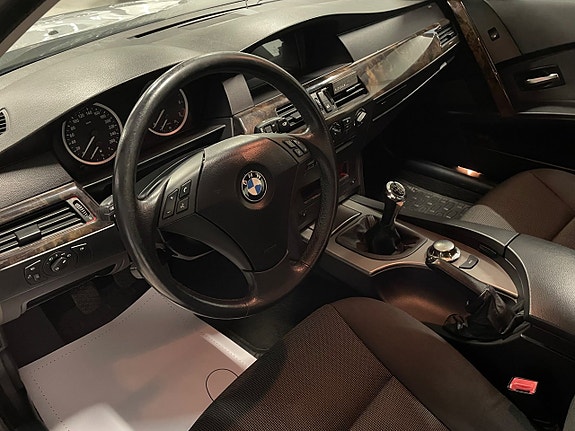 BMW 520i 8 of 21