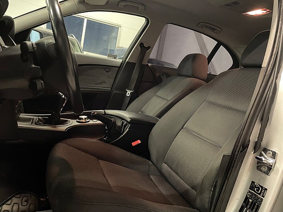 BMW 520i 7 of 21