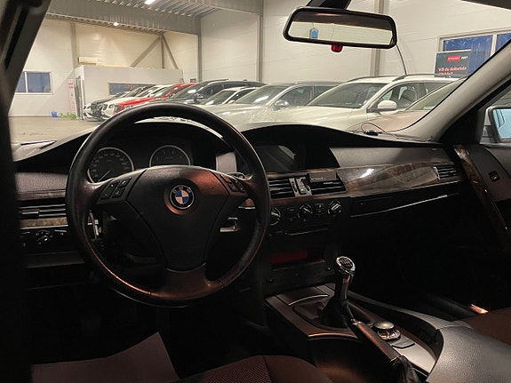 BMW 520i 6 of 21