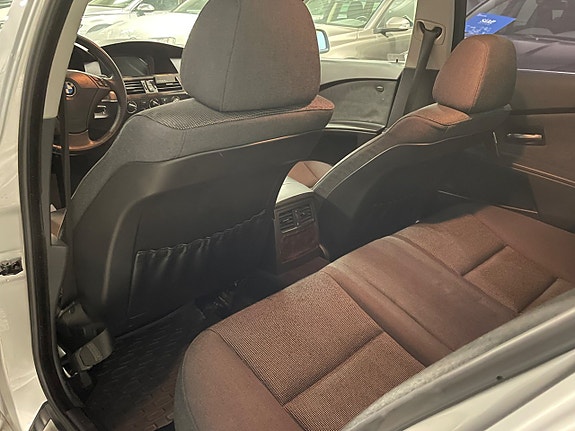 BMW 520i 5 of 5