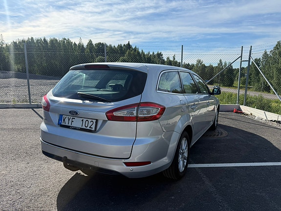 Ford Mondeo 4 of 5