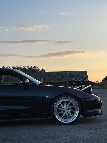 Toyota MR2 4 of 5