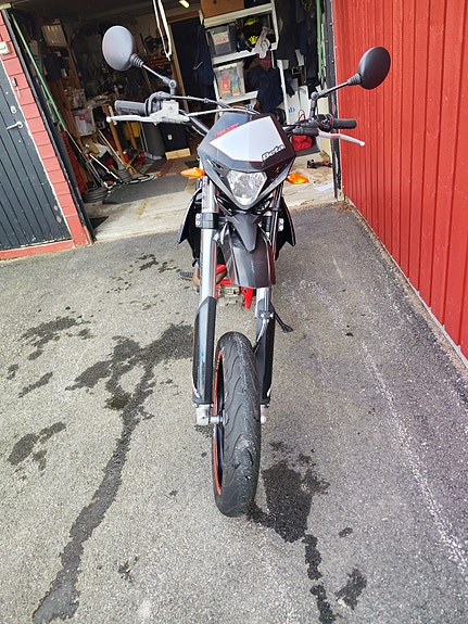 Beta RR 125 Motard 4T LC 3 of 4