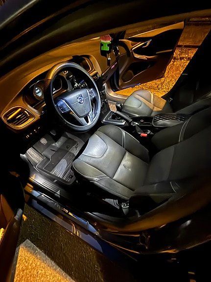 Volvo V40 6 of 11