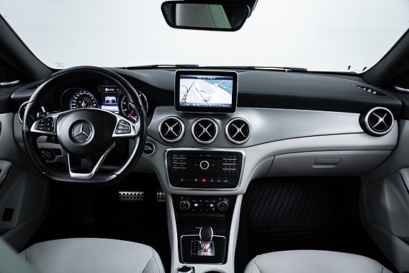 Mercedes-Benz CLA45 20 of 29