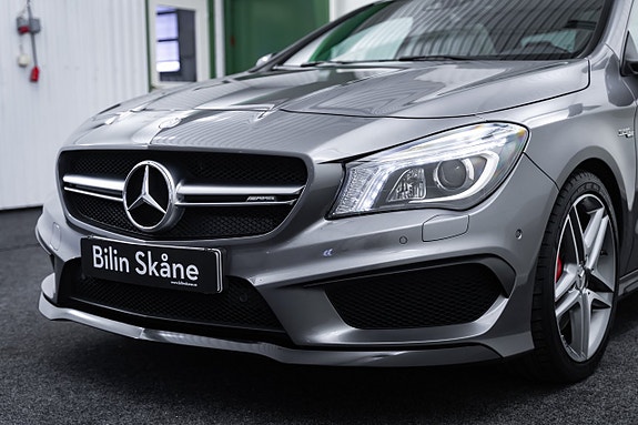 Mercedes-Benz CLA45 8 of 29