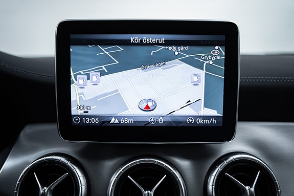 Mercedes-Benz CLA45 22 of 29