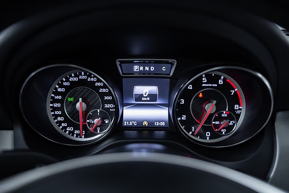 Mercedes-Benz CLA45 21 of 29