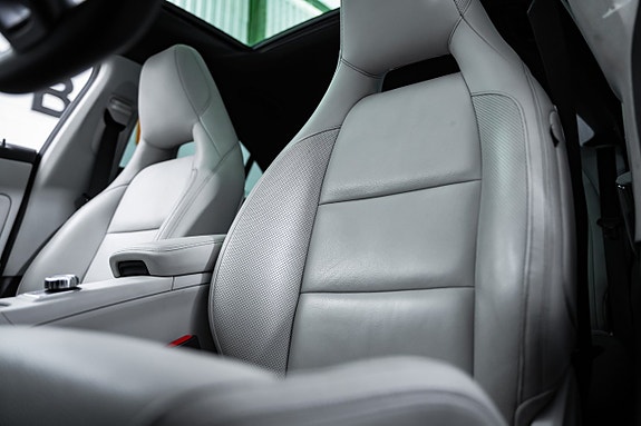 Mercedes-Benz CLA45 19 of 29