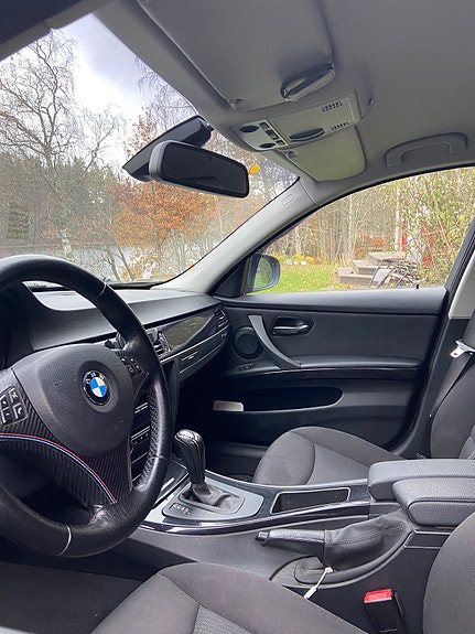 BMW 320d 3 of 5