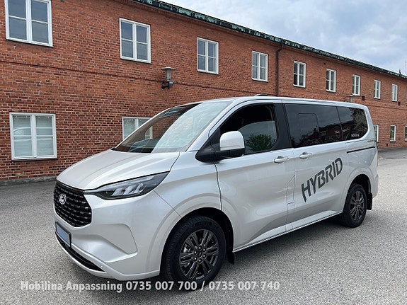 Ford E-Custom Tourneo 8 of 30