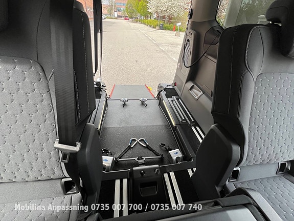 Ford E-Custom Tourneo 27 of 30