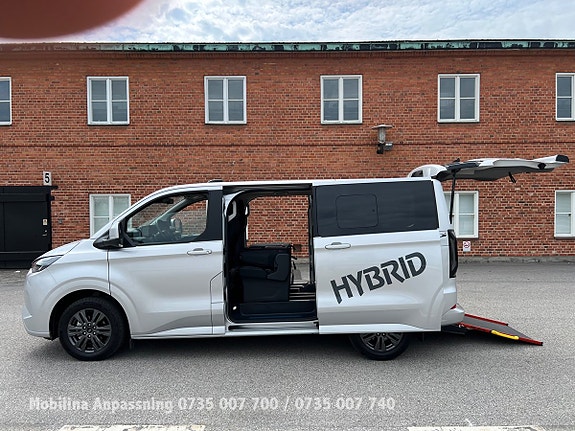 Ford E-Custom Tourneo 23 of 30