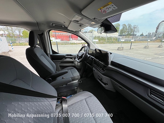 Ford E-Custom Tourneo 28 of 30