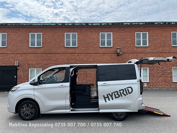 Ford E-Custom Tourneo 24 of 30