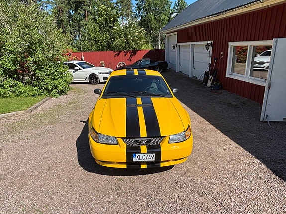 Ford Mustang 5 of 5