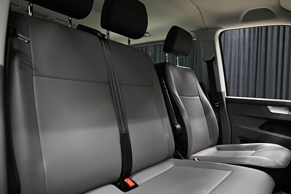 Volkswagen Caravelle 12 of 30