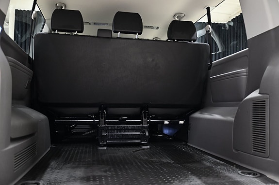 Volkswagen Caravelle 15 of 30
