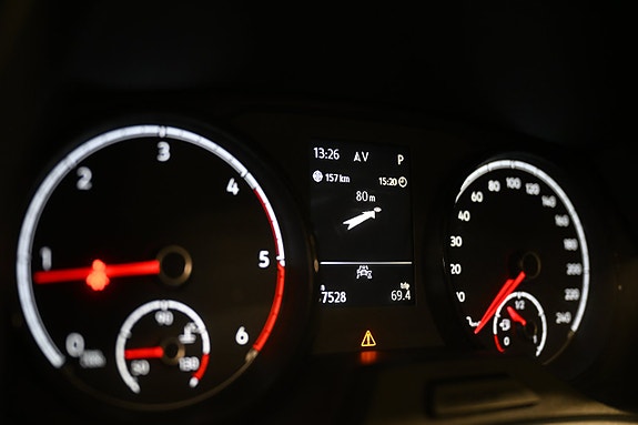 Volkswagen Caravelle 7 of 30