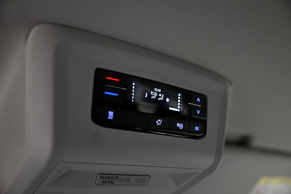Volkswagen Caravelle 23 of 30