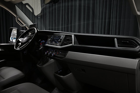 Volkswagen Transporter 27 of 29