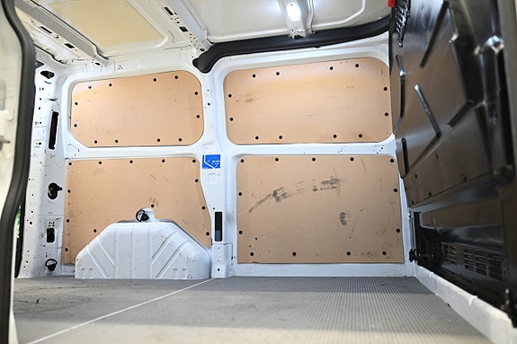 Ford Transit Custom 9 of 28
