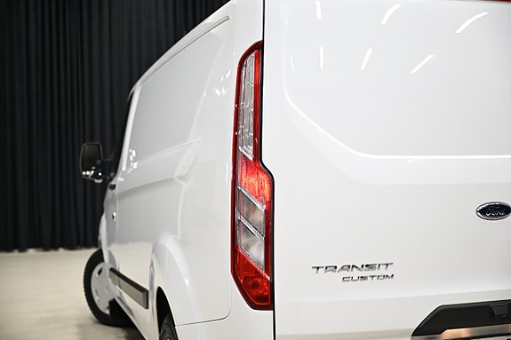 Ford Transit Custom 11 of 28