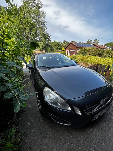 Volvo V60 4 of 5