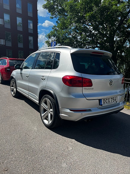 Volkswagen Tiguan 3 of 5