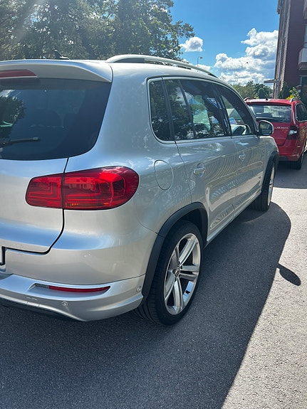 Volkswagen Tiguan 5 of 5