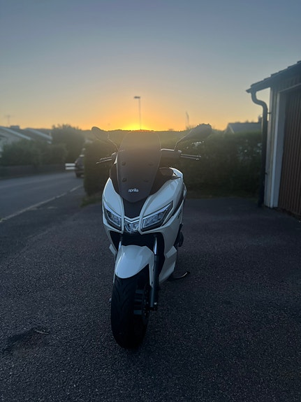 Aprilia SXR50 2 of 8