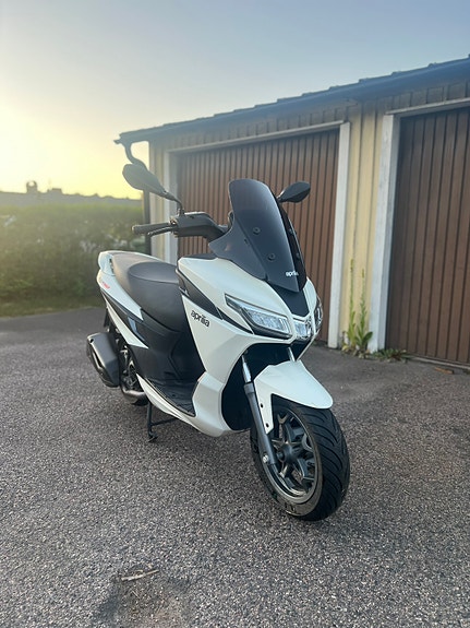 Aprilia SXR50 3 of 8