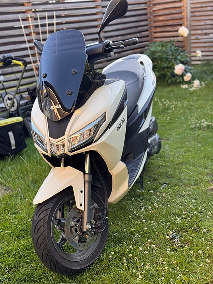 Aprilia SXR50 7 of 8