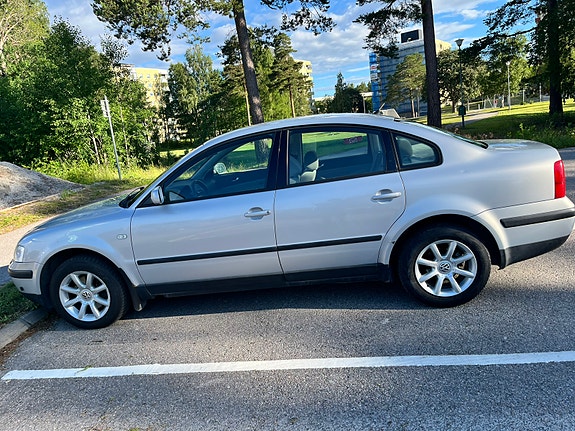 Volkswagen Passat 6 of 11