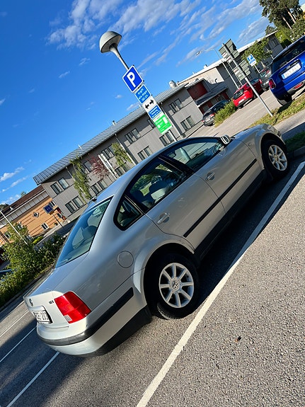 Volkswagen Passat 5 of 11