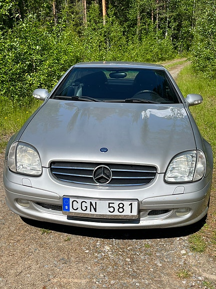 Mercedes-Benz SLK320 3 of 4