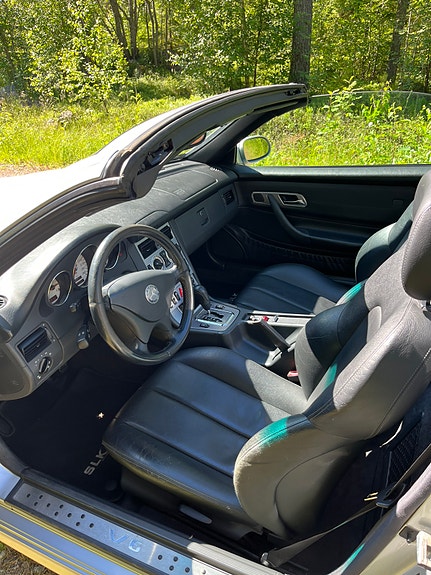 Mercedes-Benz SLK320 4 of 4