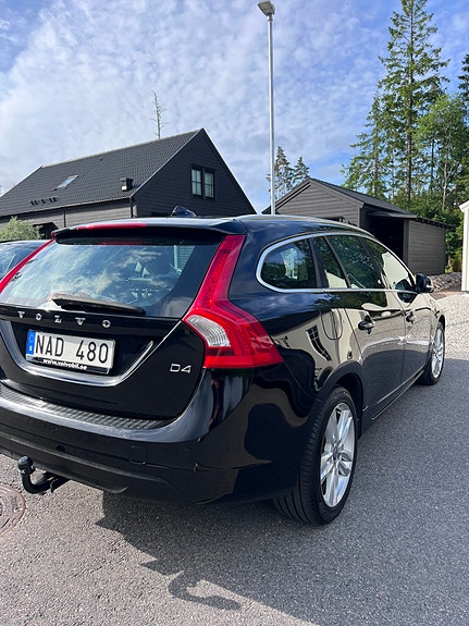 Volvo V60 3 of 5
