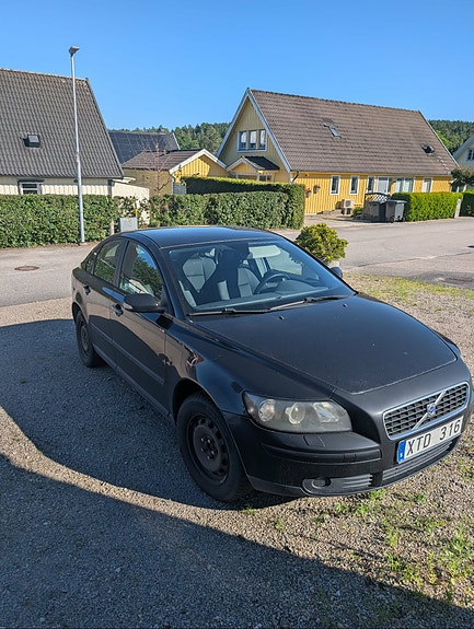Volvo S40 2 of 5