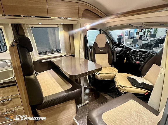 Adria Coral S 690 SC Axess Solpanel / Queenbed / 3500kg 5 of 14