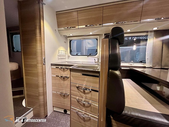 Adria Coral S 690 SC Axess Solpanel / Queenbed / 3500kg 7 of 14