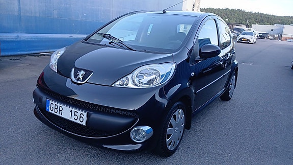 Peugeot 107 2 of 5