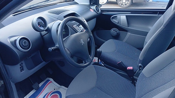 Peugeot 107 12 of 13