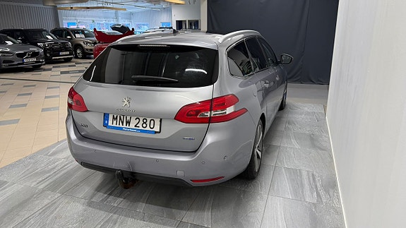 Peugeot 308 SW 4 of 5