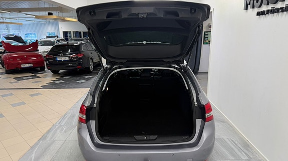 Peugeot 308 SW 6 of 14