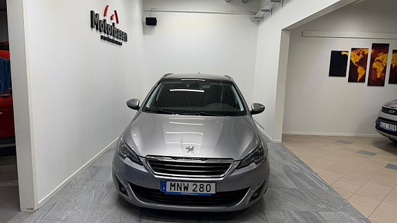 Peugeot 308 SW 3 of 5