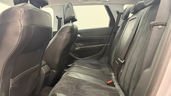 Peugeot 308 SW 8 of 14