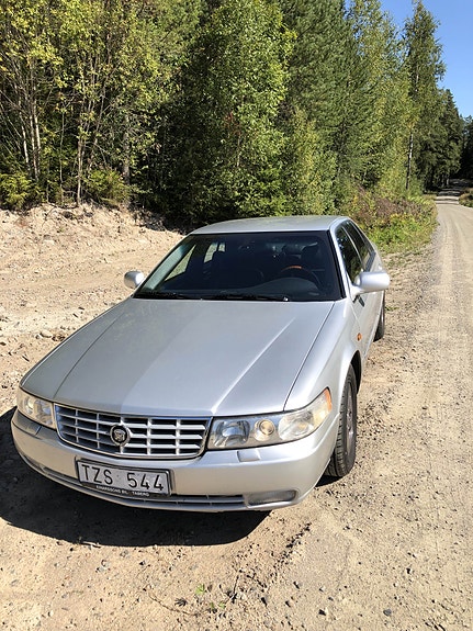Cadillac Seville STS 4 of 5