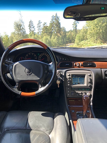 Cadillac Seville STS 3 of 5